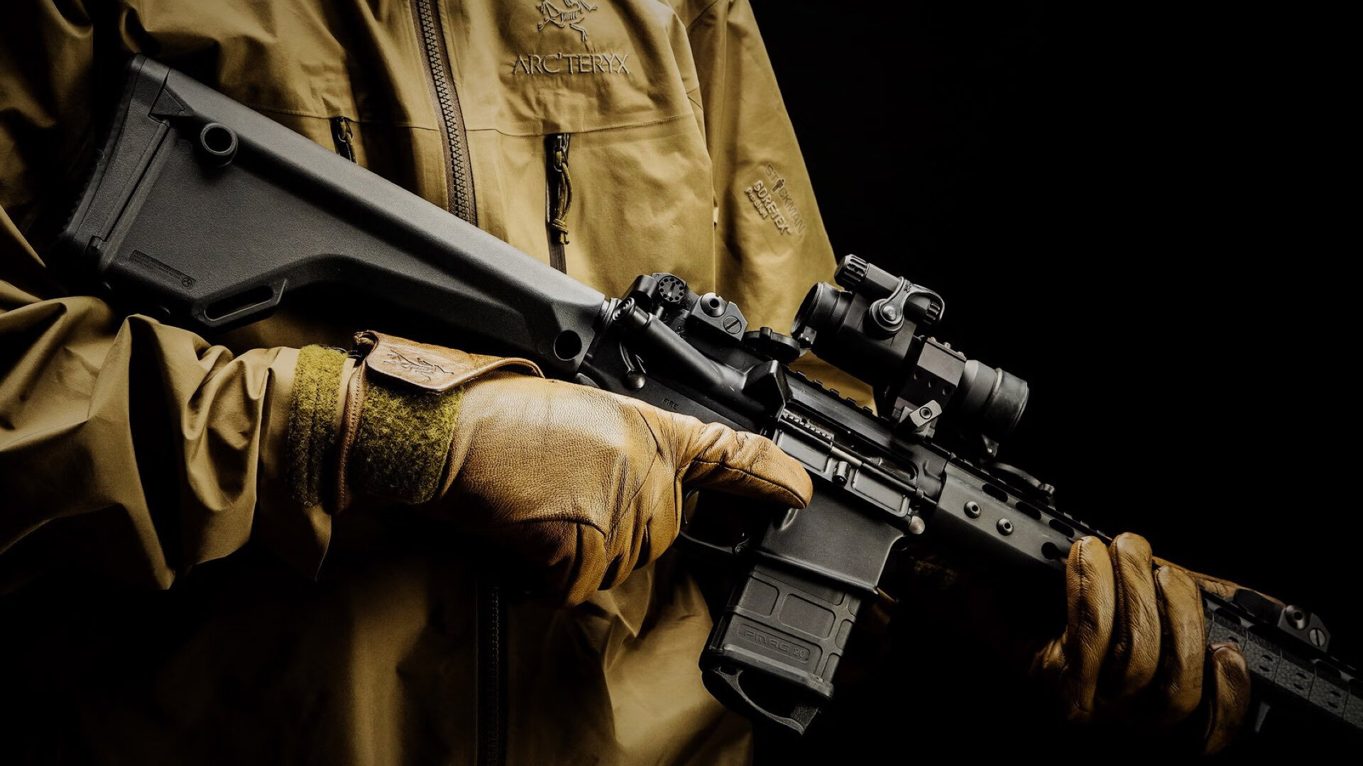 伊丽莎白·德克斯泳姿优雅成赛场焦点,演员_伊丽莎白·德比齐