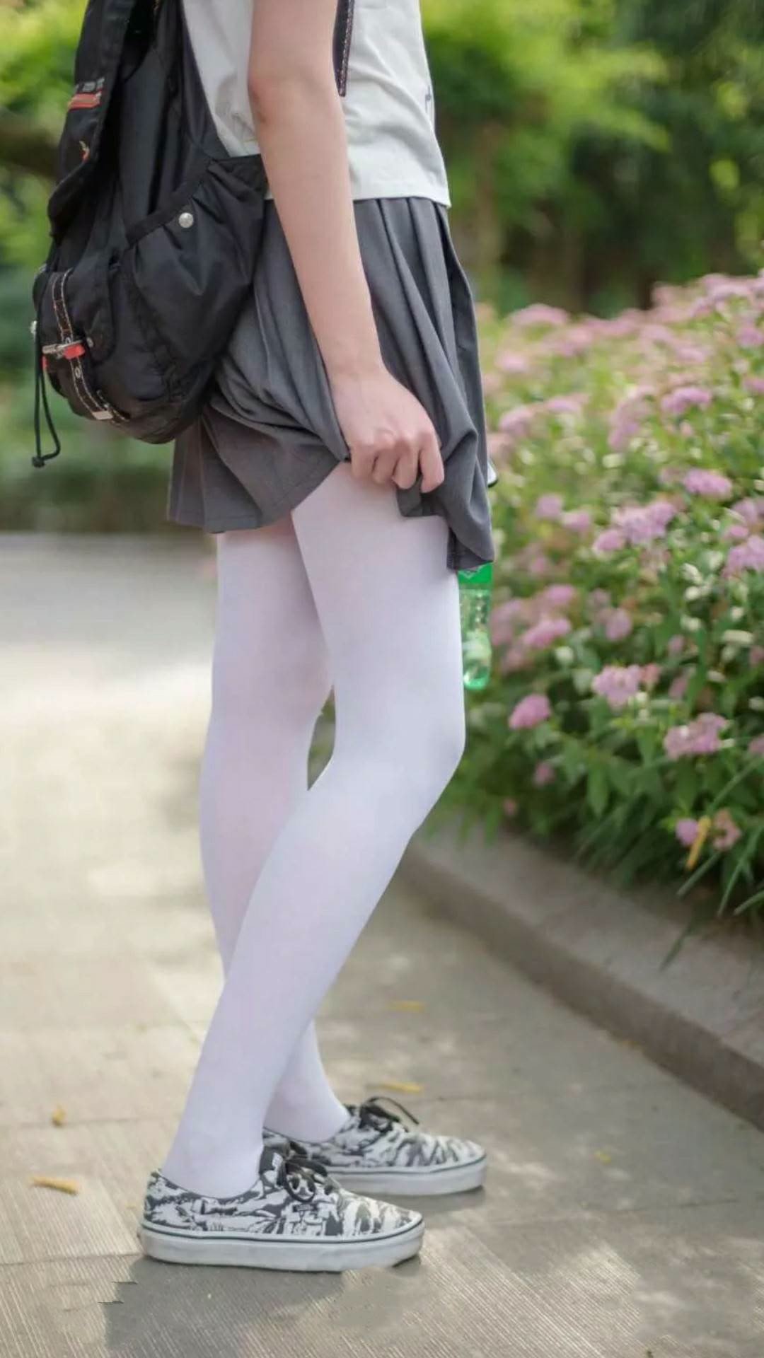 仰泳项目中立代表队A选手节奏稳定，仰泳被列为正式比赛项目的年份是