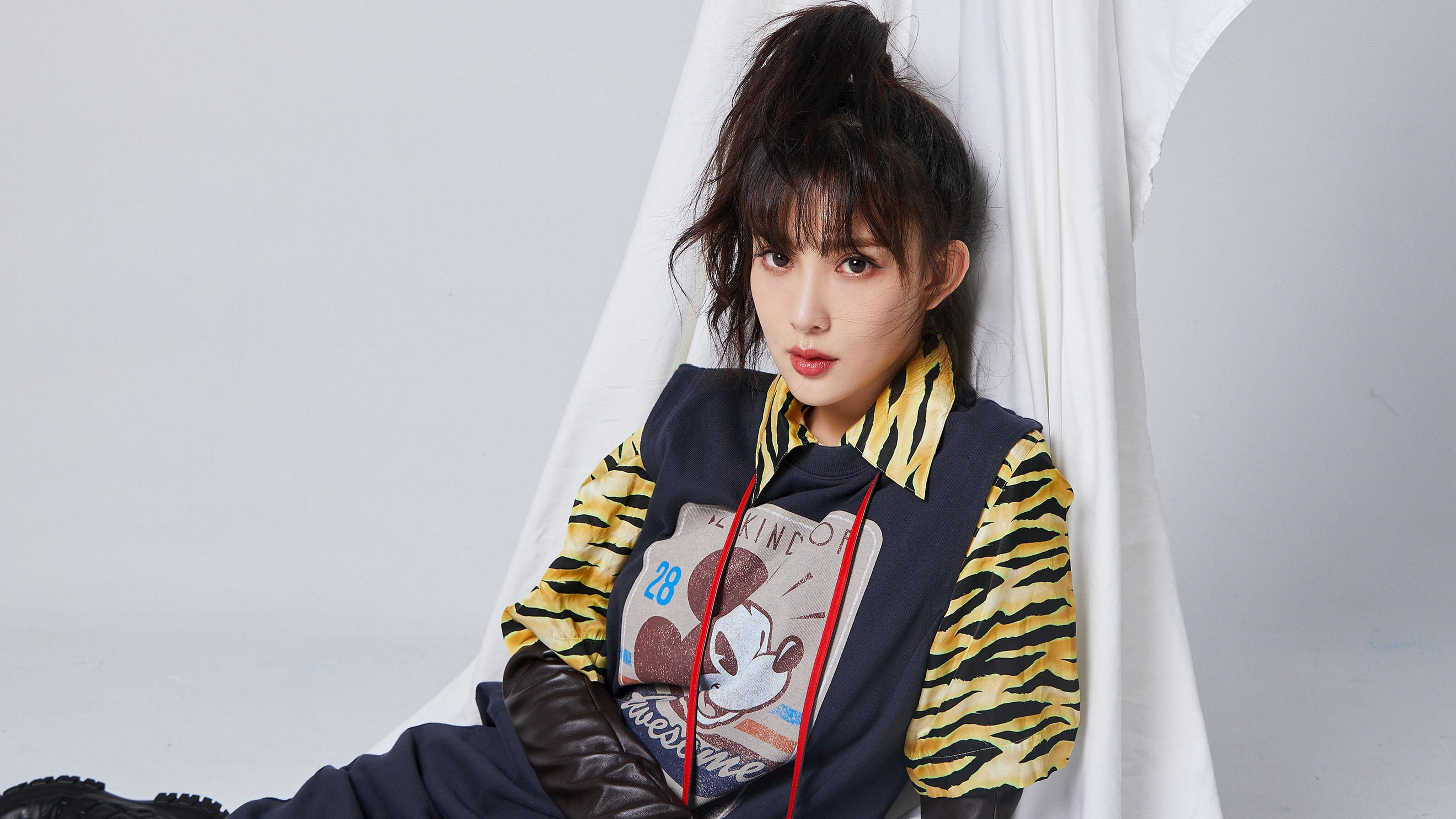 凯莉·麦基翁展现新一代仰泳冠军风范，凯丽-麦基昂