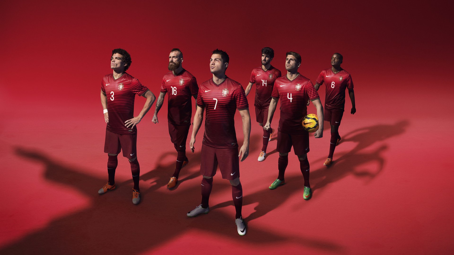 巴黎圣日耳曼集中引援，打造星光熠熠的阵容，巴黎圣日耳曼新引进的队员